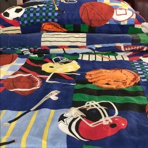 Full comforter with bed skirt and 2 pillow shams